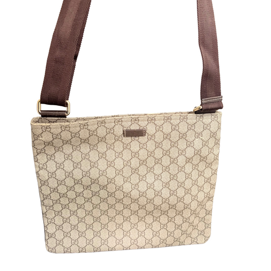 #8218 GUCCI Messenger