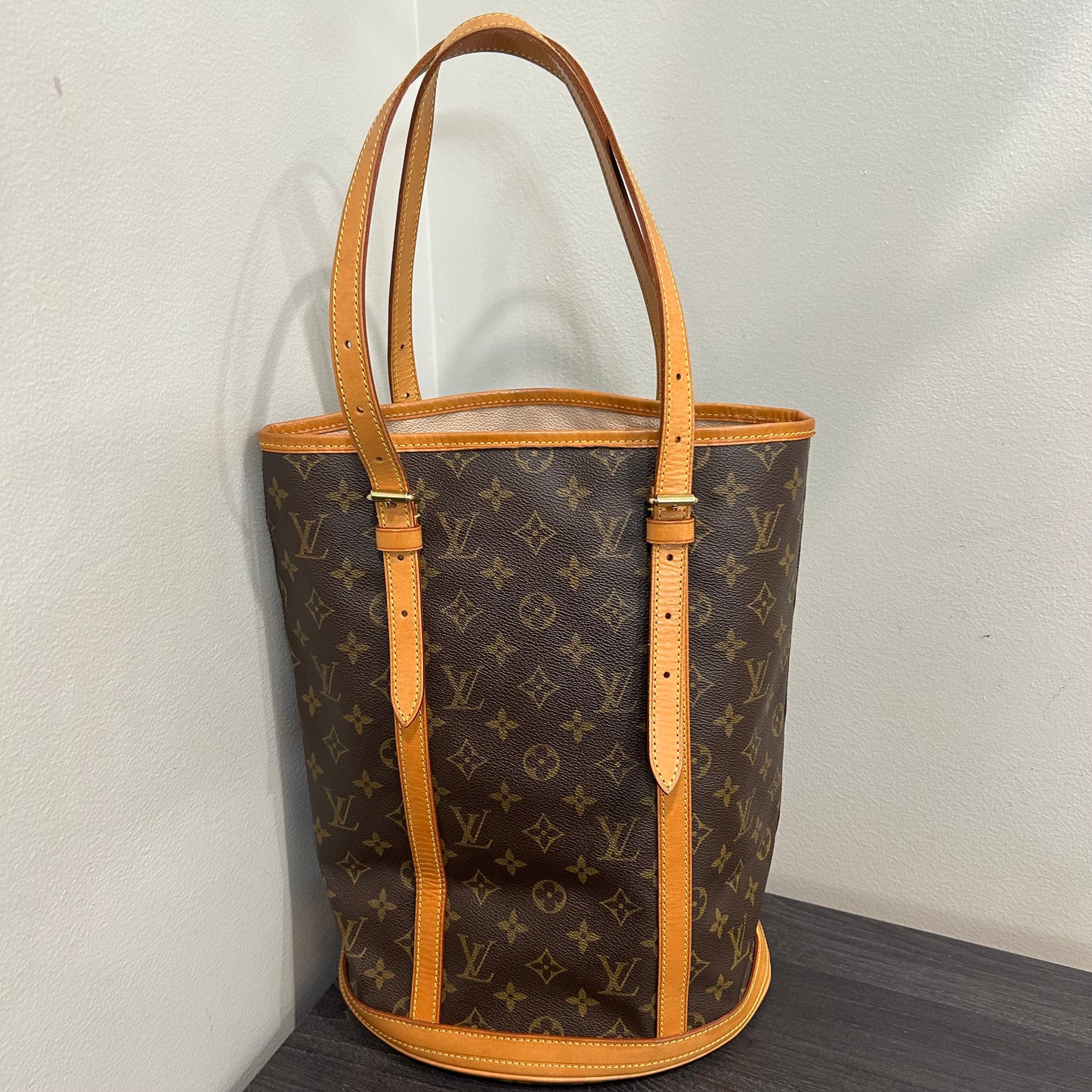 #318 LOUIS VUITTON Bucket GM