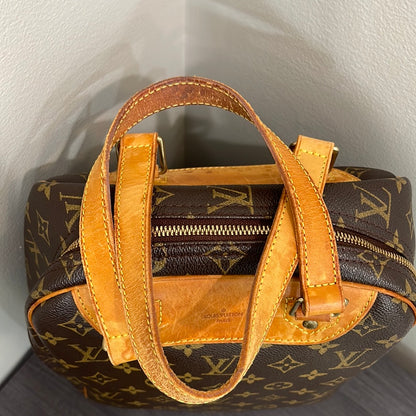 SOLD! Louis Vuitton Monogram Excursion Bag