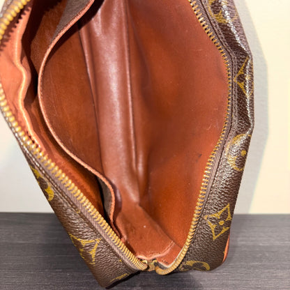 8914 LOUIS VUITTON Monogram Compiegne 23