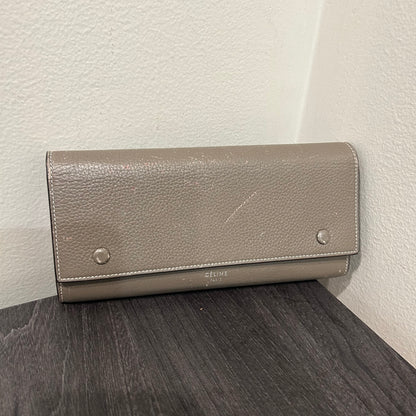 #111 Celine Wallet