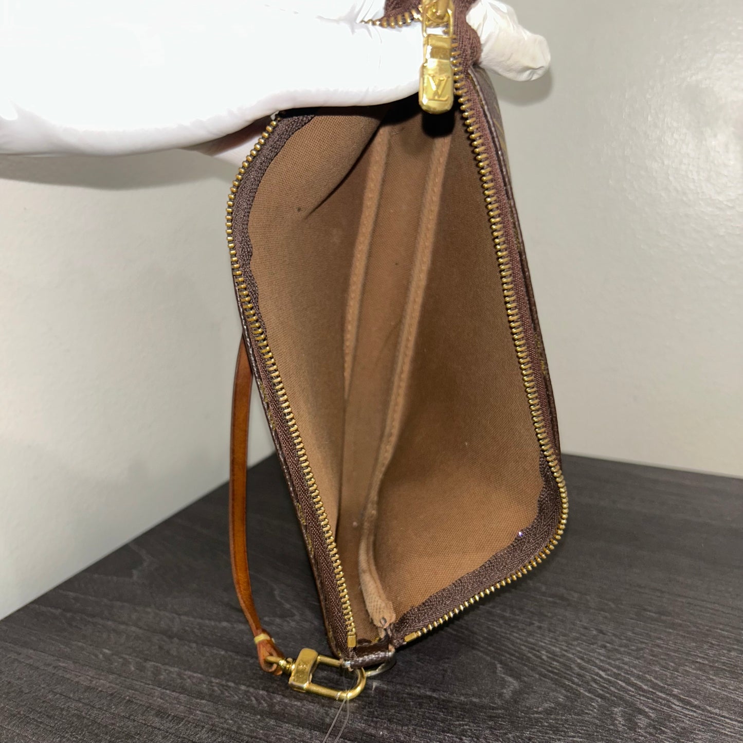 #306 LOUIS VUITTON Pochette