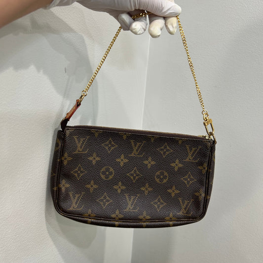 #313 LOUIS VUITTON Pochette