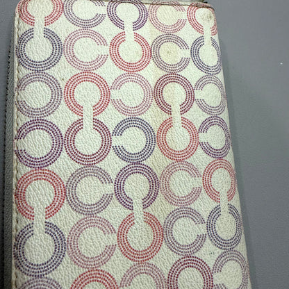 1215-08 COACH Zip Wallet