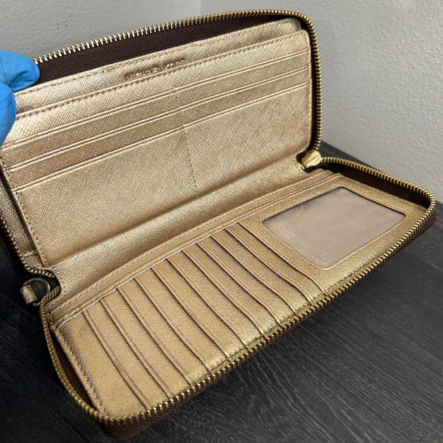 CLEARANCE Michael Kors Zip Wallet