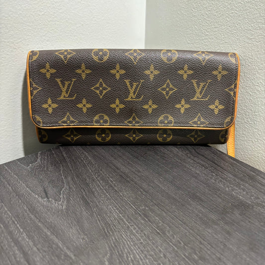 #225 LOUIS VUITTON Twin GM Pochette