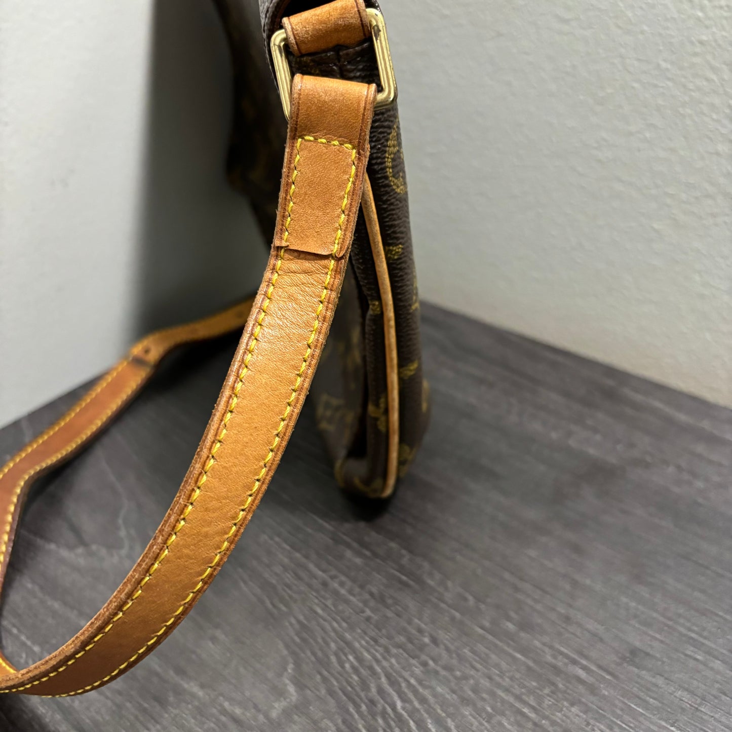 #233 LOUIS VUITTON Musette Tango