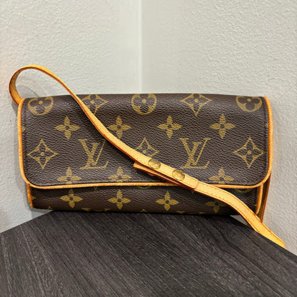 #308 LOUIS VUITTON Twin Pochette PM