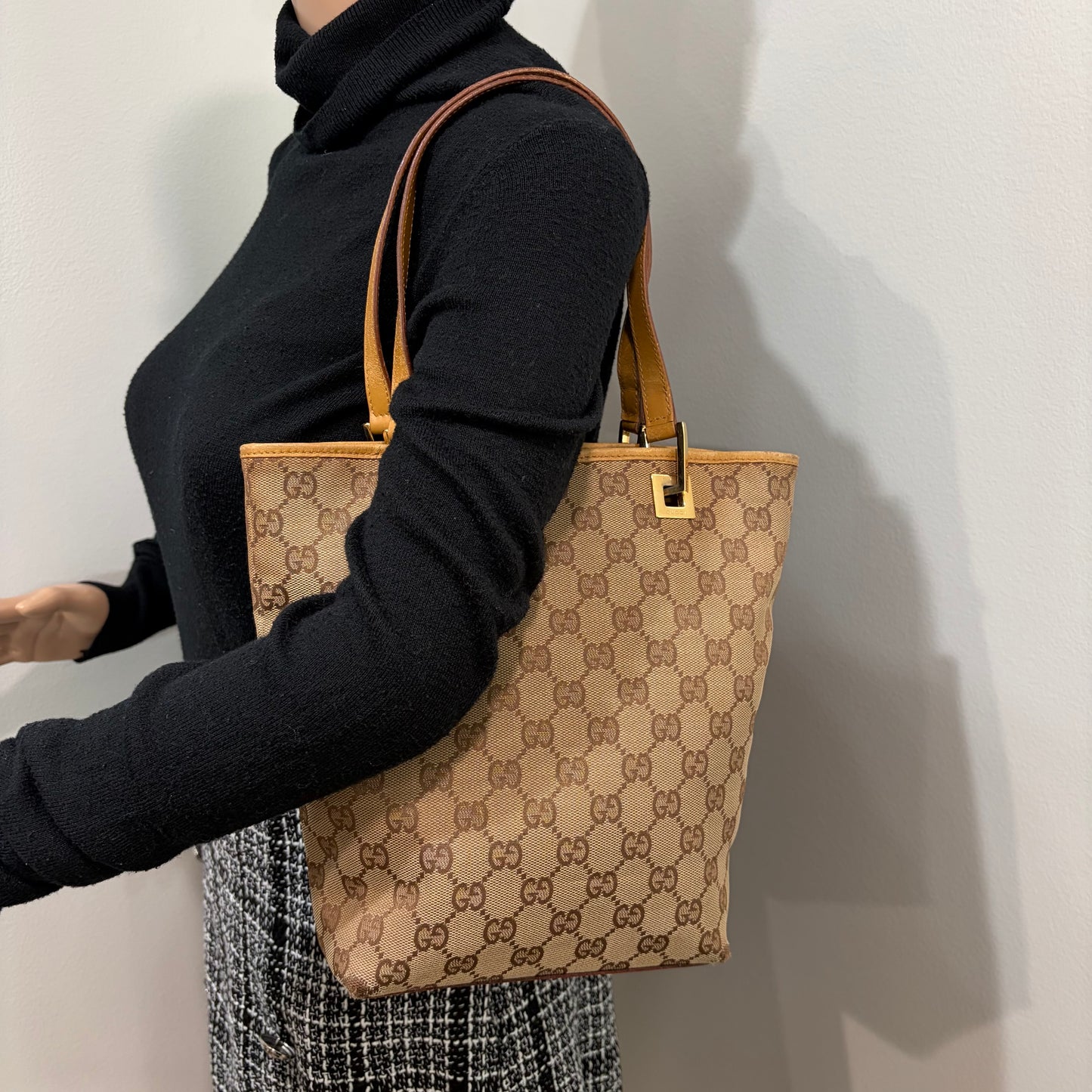 #8207 GUCCI GG Canvas Eclipse Tote