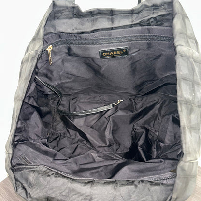 1011 CHANEL Travel Ligne Tote Black