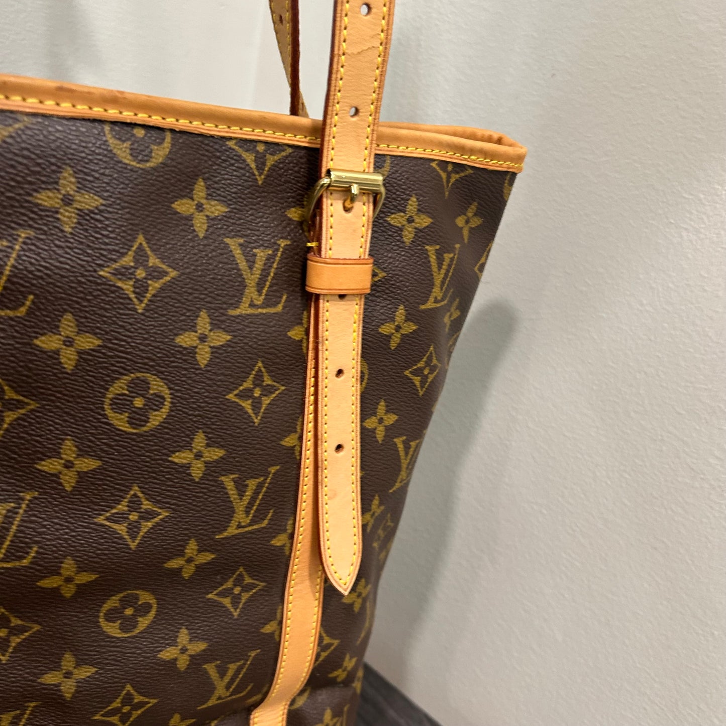 #417 LOUIS VUITTON Bucket GM