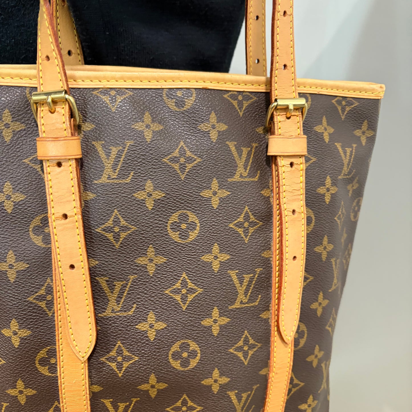 #8240 LOUIS VUITTON Monogram Bucket GM