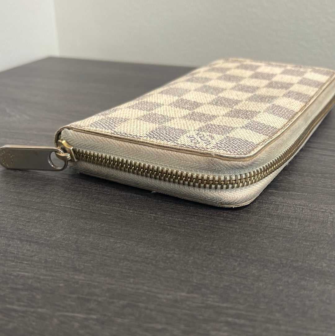 SOLD! Louis Vuitton Damier Wallet