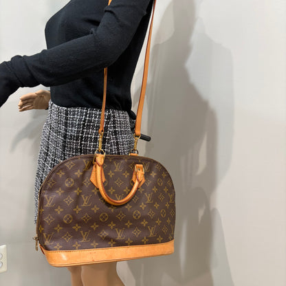 #8250 LOUIS VUITTON Alma PM