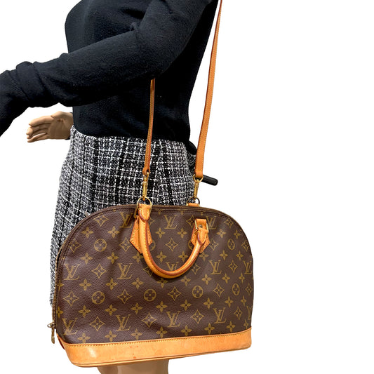 #8250 LOUIS VUITTON Alma PM