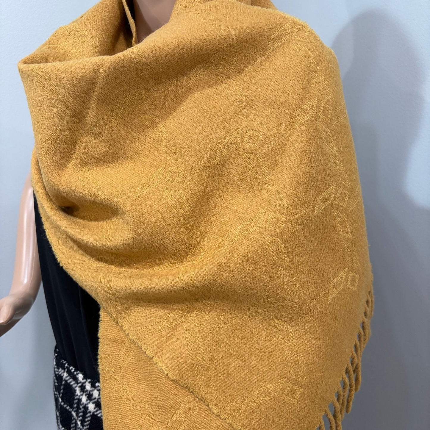 #122 FENDI Scarf