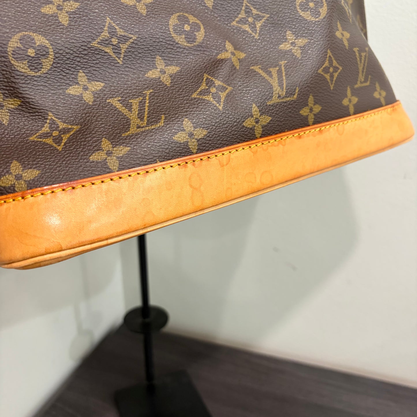 #1110 LOUIS VUITTON Alma PM