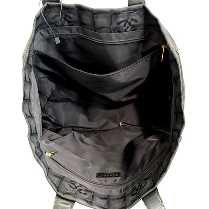 1215-01 CHANEL Black Ligne Tote