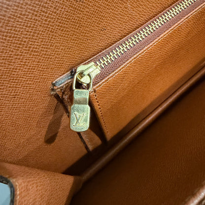 BF-05 LOUIS VUITTON Monogram Courcelles Clutch