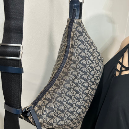 1004 CHRISTIAN DIOR Crossbody
