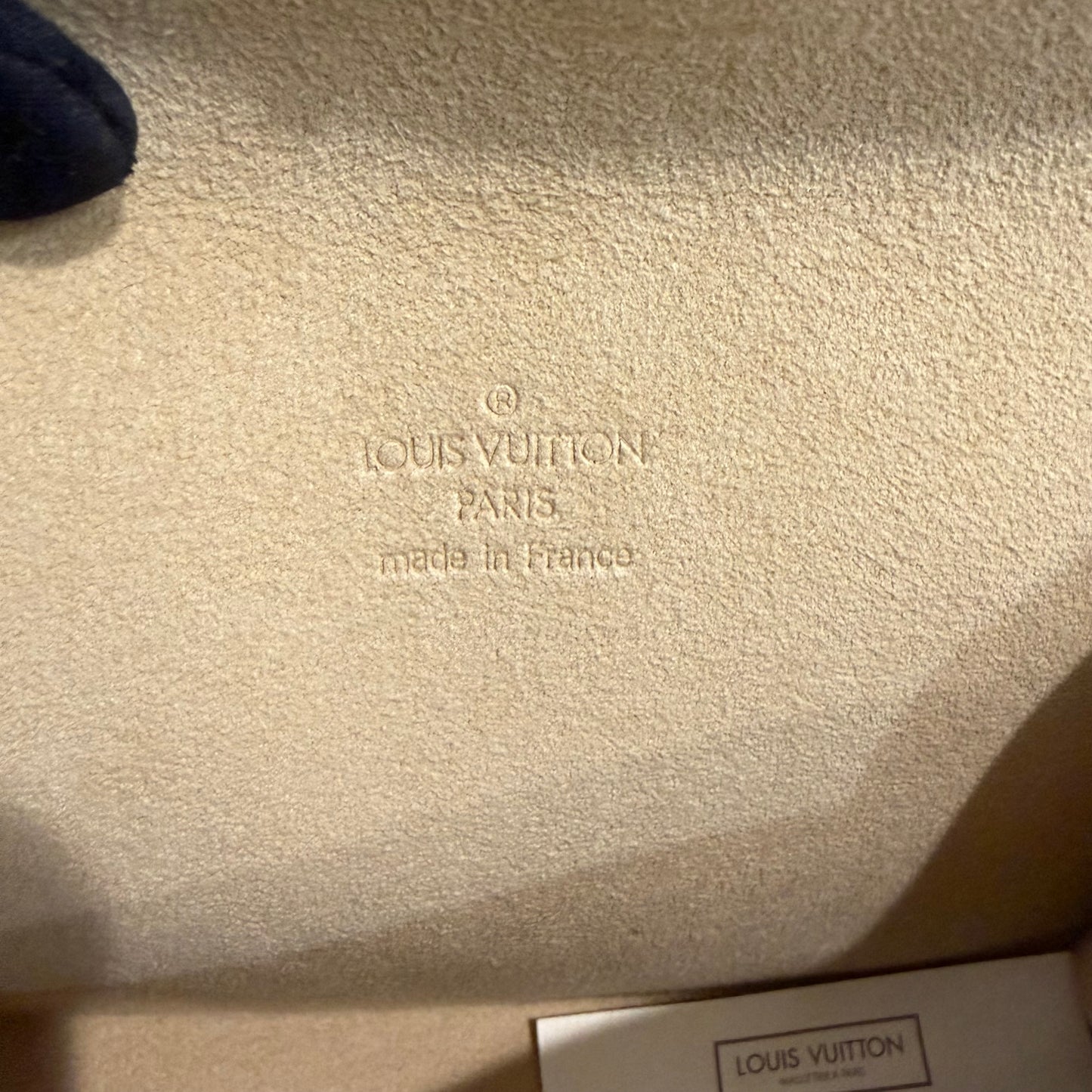 #8246 LOUIS VUITTON Monogram Florentine with Removable Chain