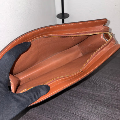 BF-04 LOUIS VUITTON Clutch