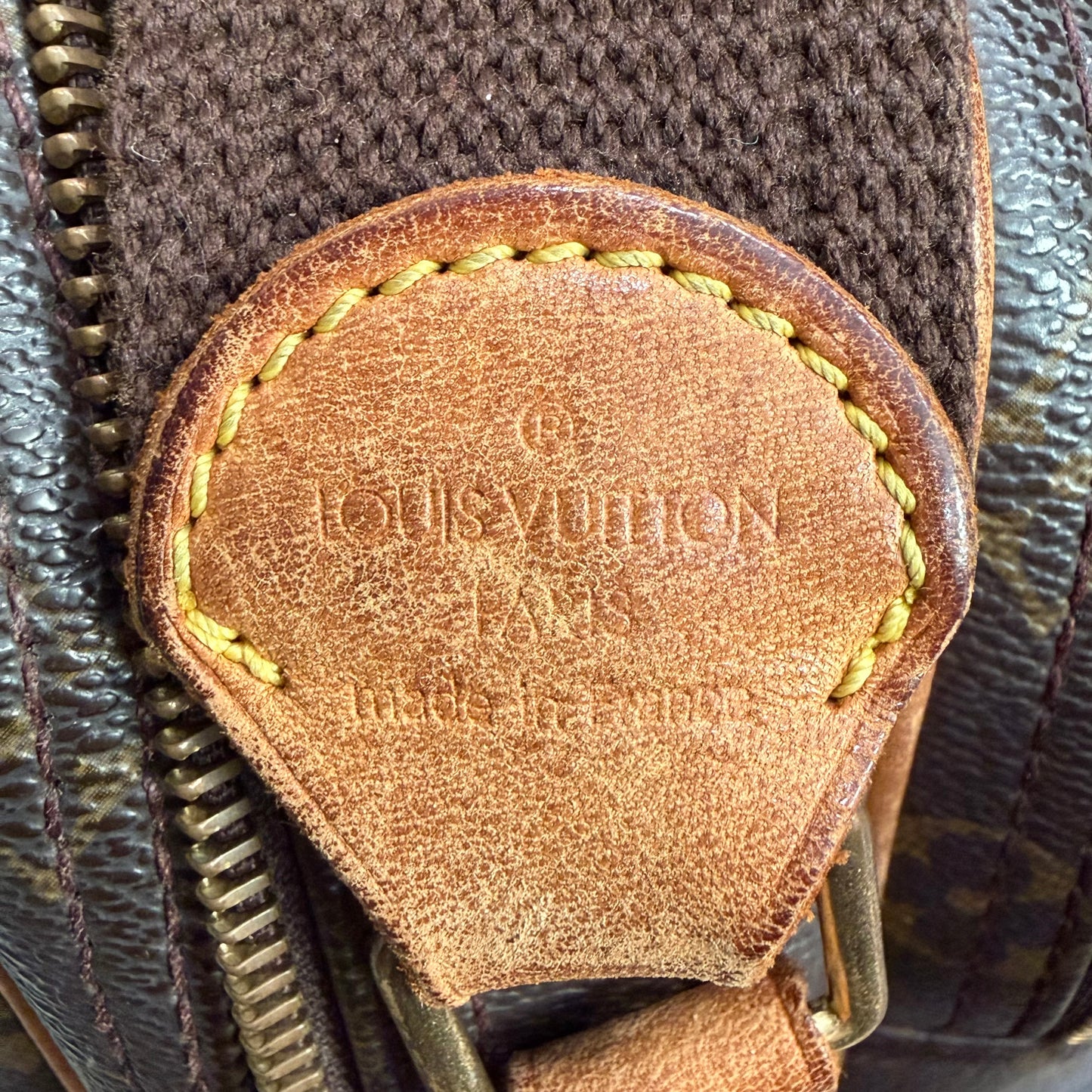 #8255 LOUIS VUITTON Reporter PM (Cig Odor)