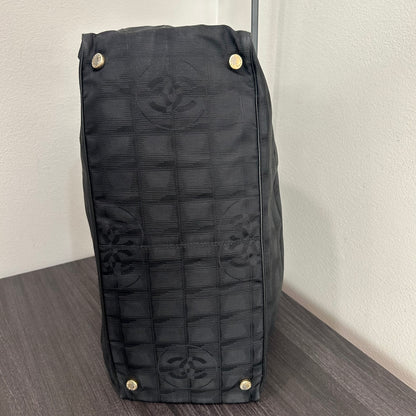 1011 CHANEL Travel Ligne Tote Black