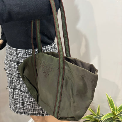 8891 PRADA Green Tessuto Tote