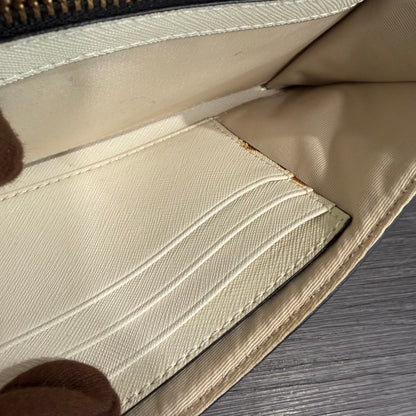 1215-06 MARC JACOBS Leather Snapshot Crossbody Wallet