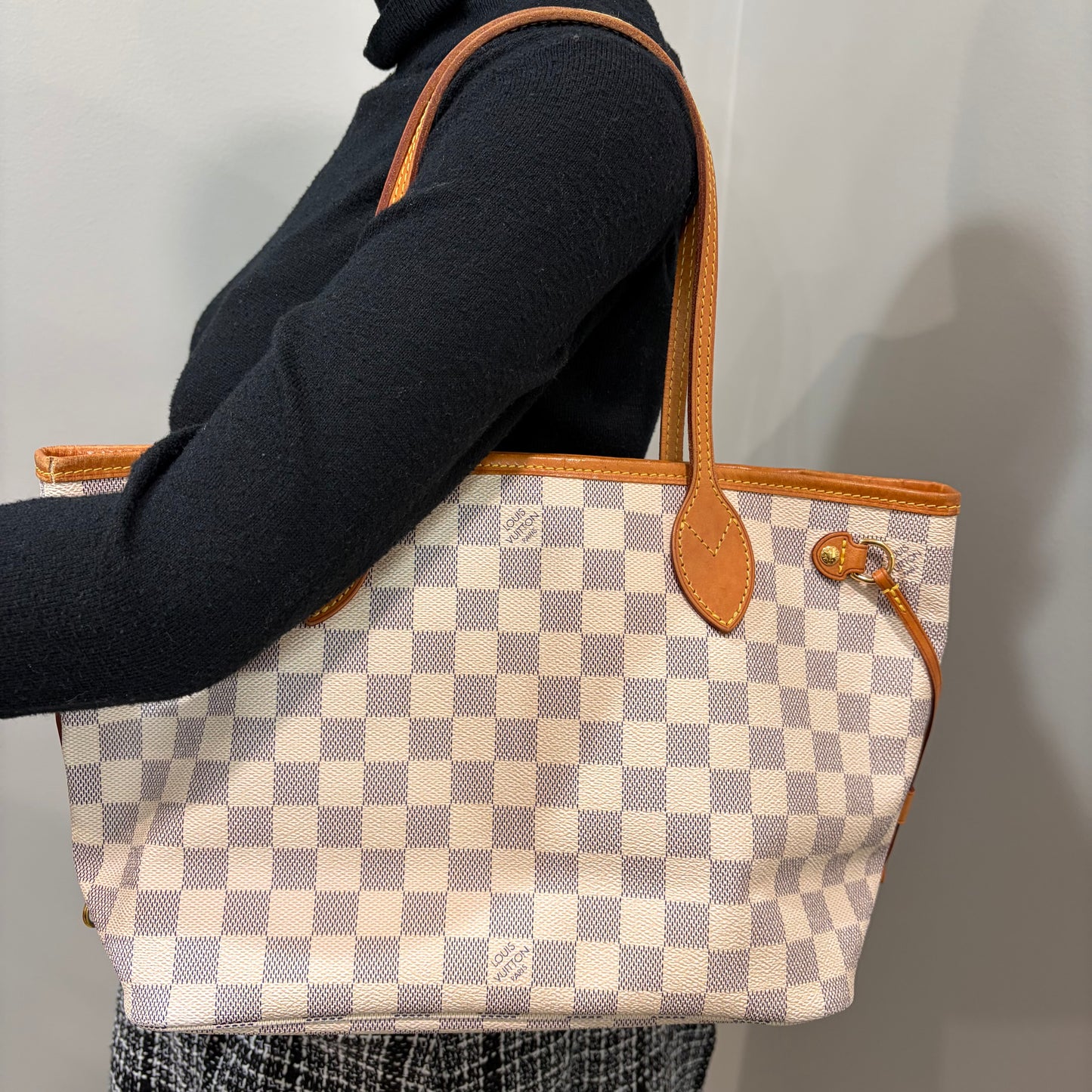 #8239 LOUIS VUITTON Damier Azur Neverfull PM