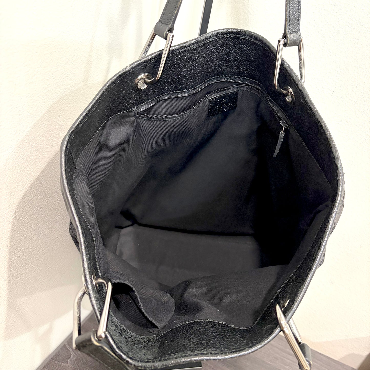 #8256 GUCCI Black GG Canvas Eclipse Tote