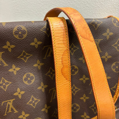 #320 LOUIS VUITTON Saumur 43