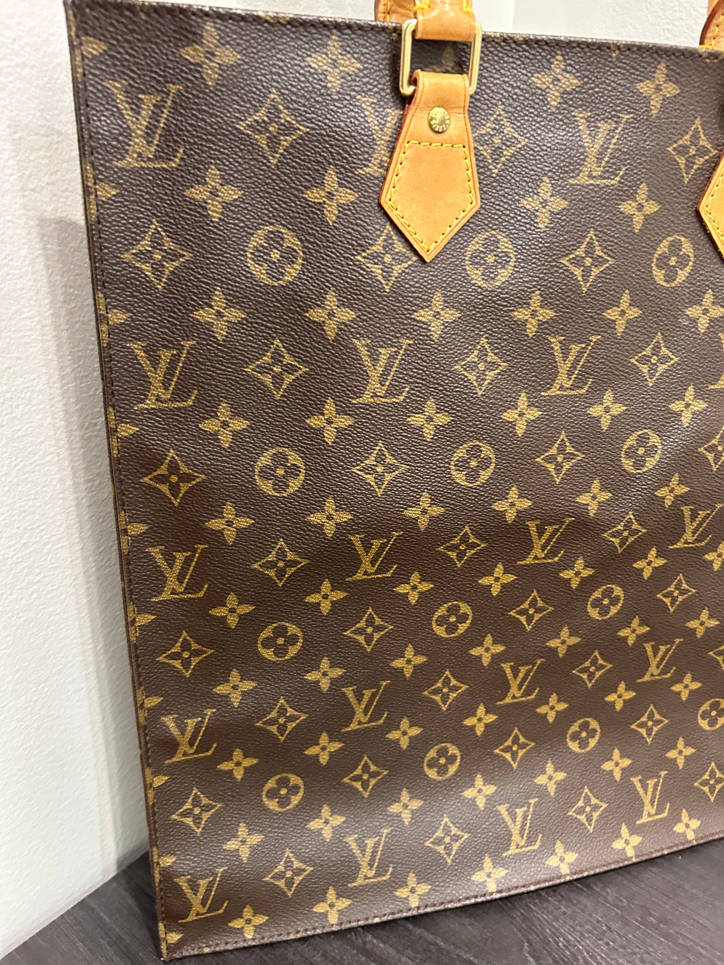 SOLD! Louis Vuitton Monogram Sac Plat