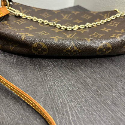 #236 LOUIS VUITTON Pochette