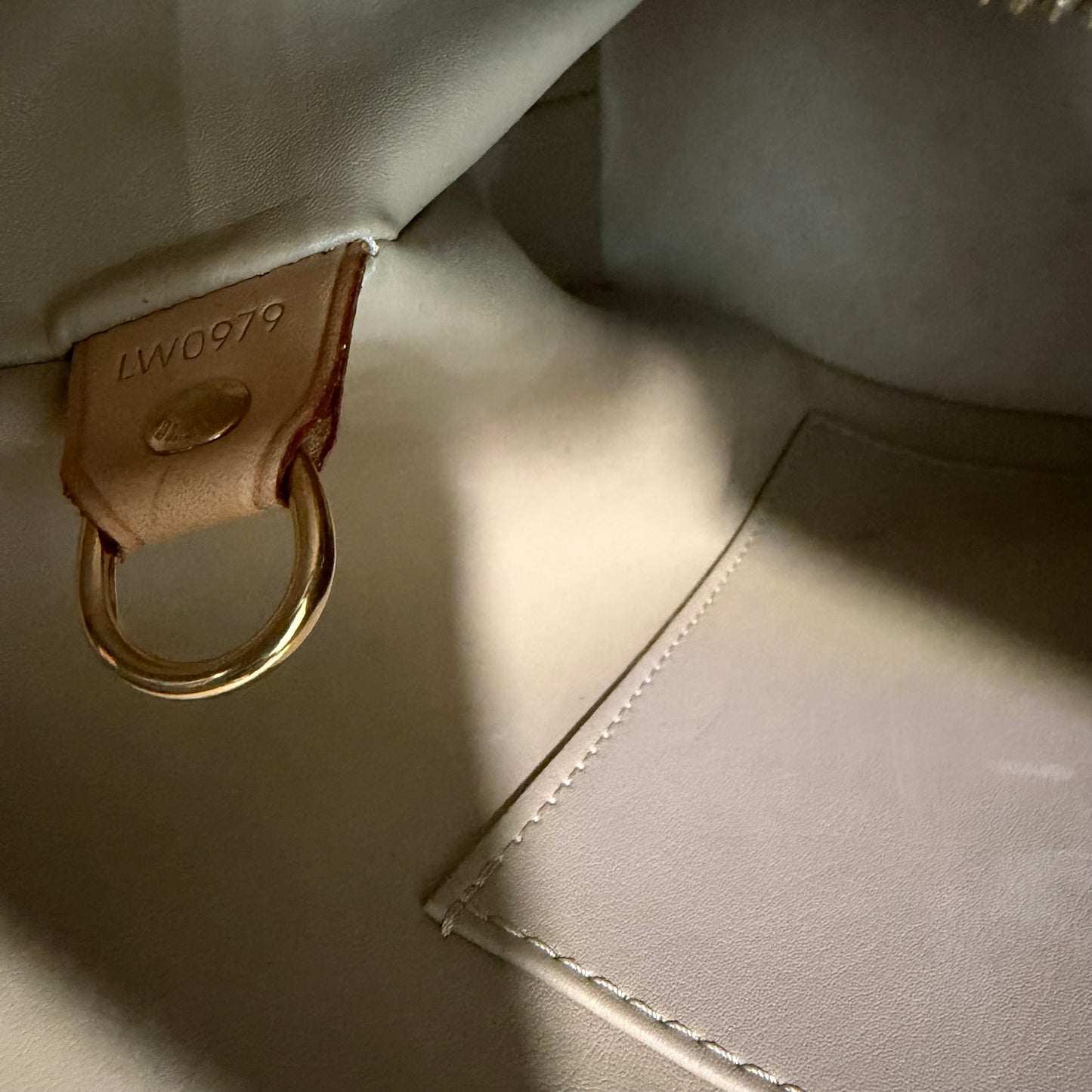 8856 LOUIS VUITTON Yellow Ombre Vernis Houston Tote