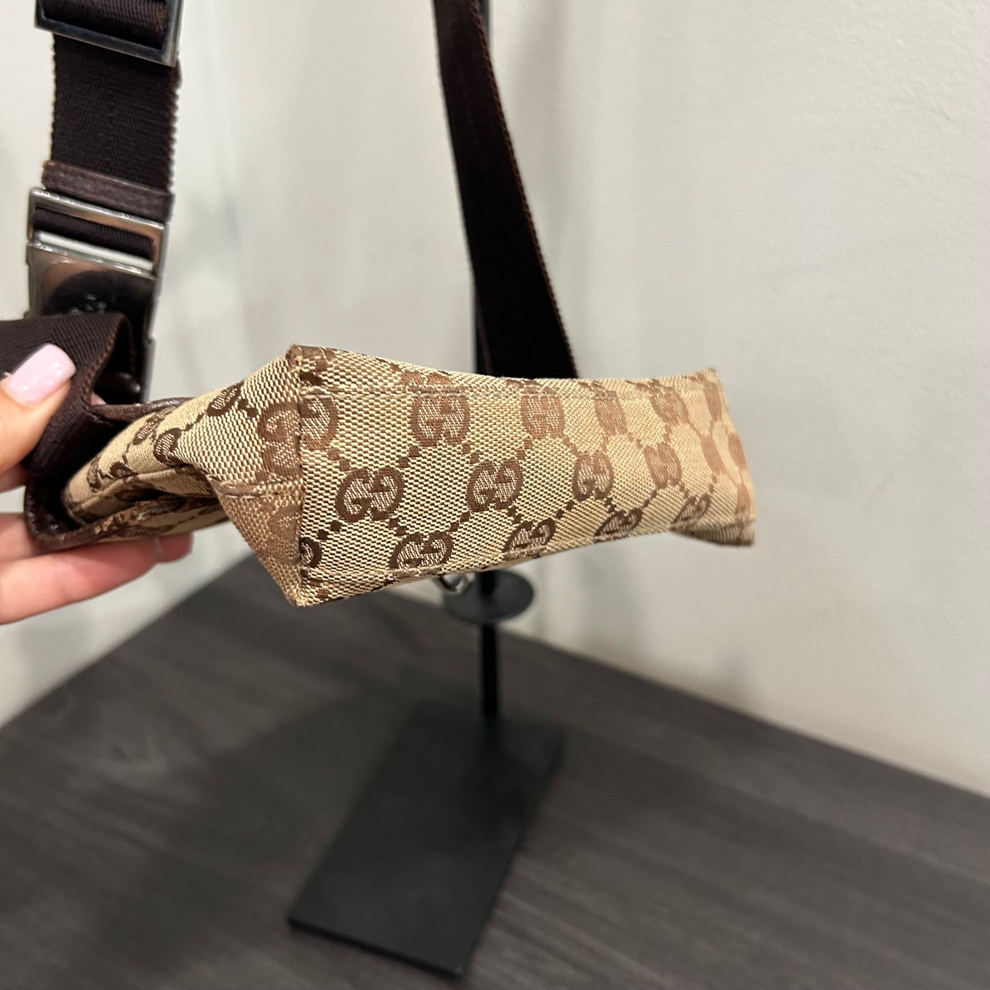 1021 GUCCI Waist Bum Bag