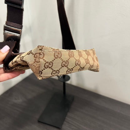 1021 GUCCI Waist Bum Bag