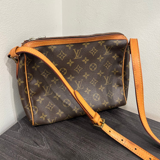 #315 LOUIS VUITTON Crossbody