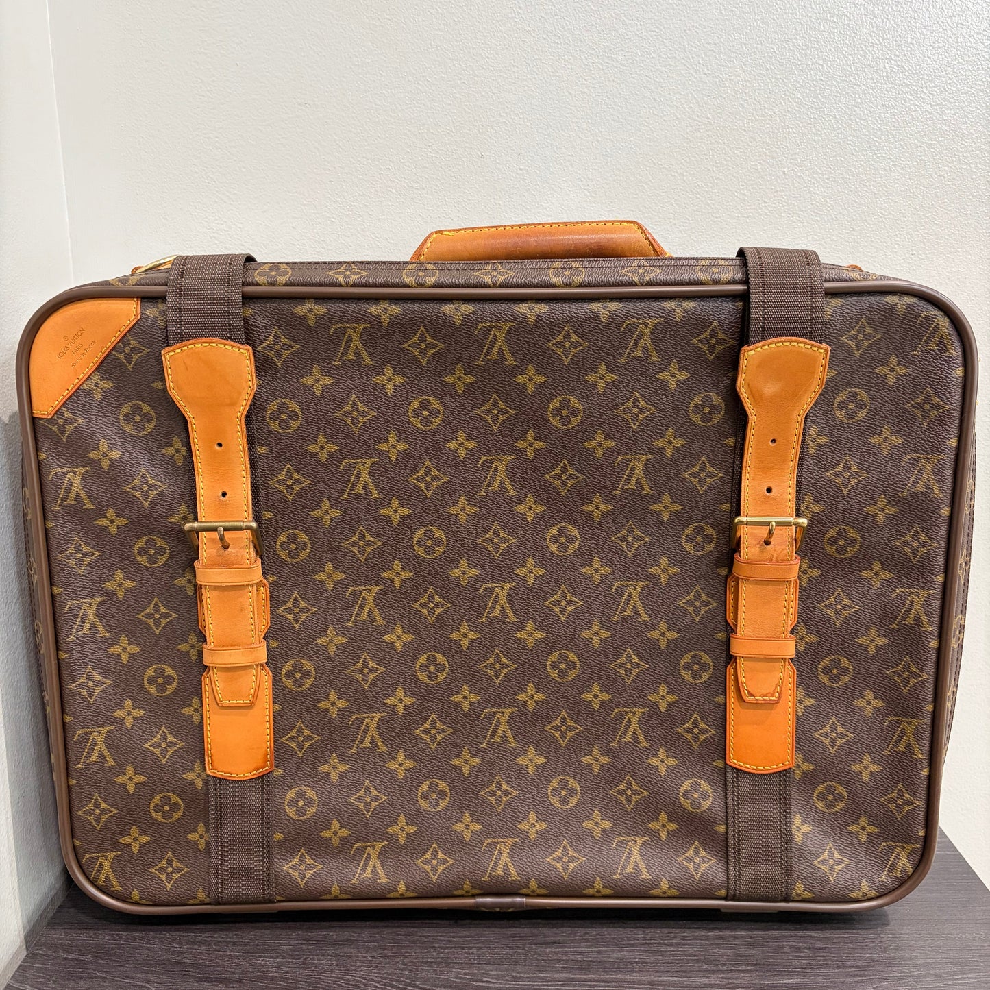#3201 LOUIS VUITTON Monogram Satellite 53 Luggage