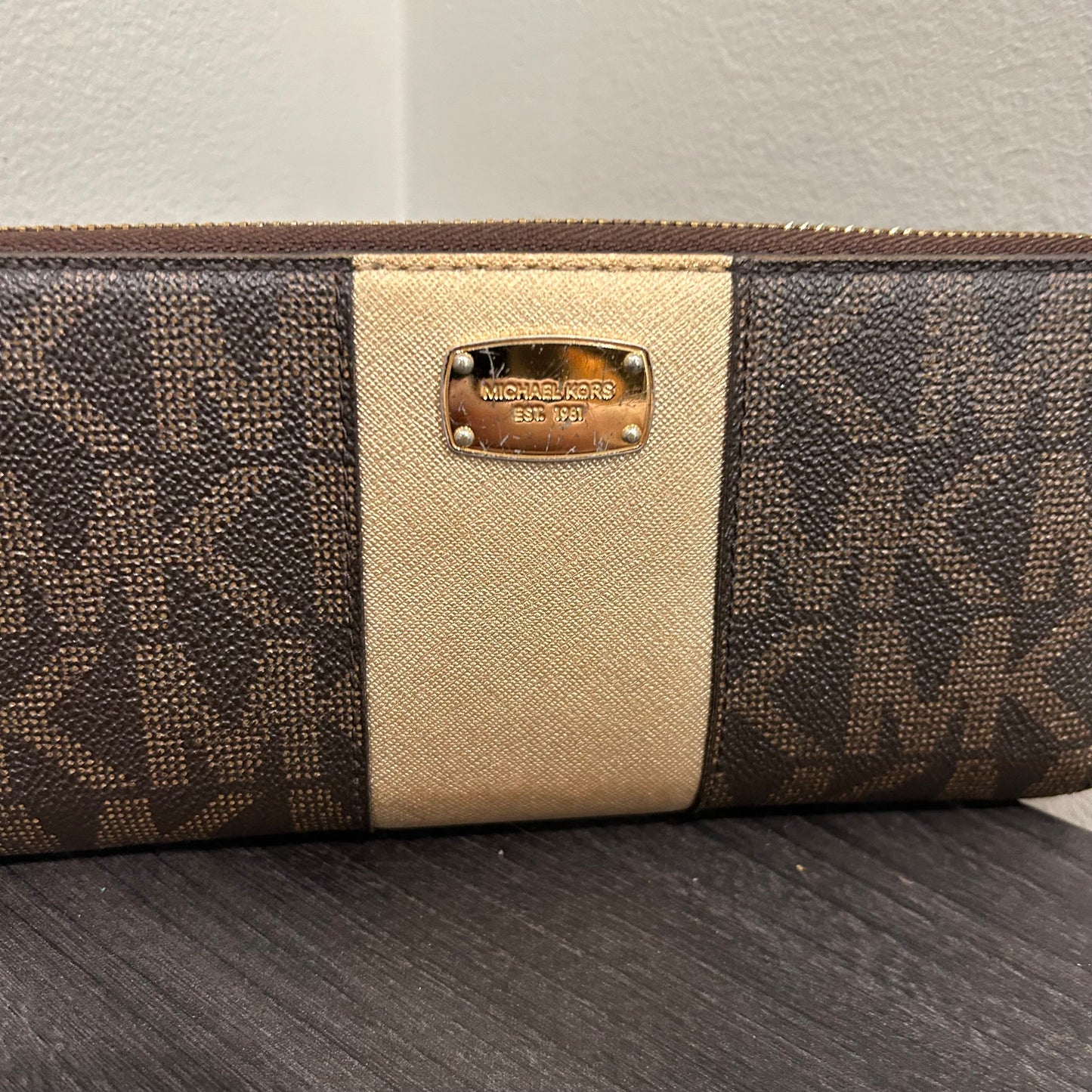 CLEARANCE Michael Kors Zip Wallet