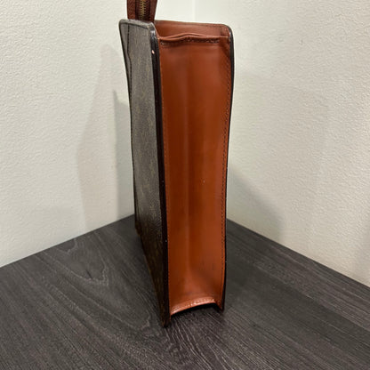 1073 LOUIS VUITTON Pouch