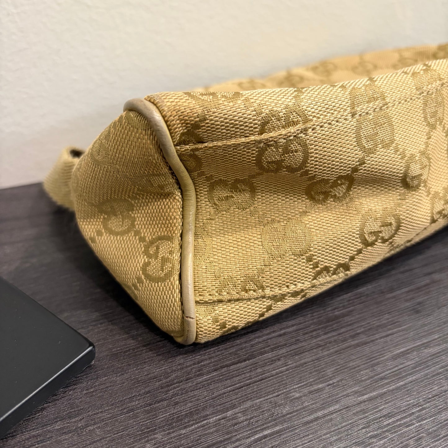 #8208 GUCCI Brown/Green Canvas Shoulder Bag