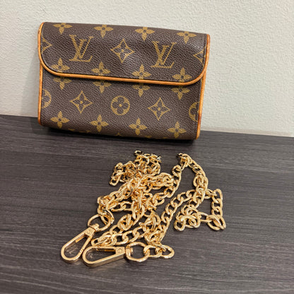 #3213 LOUIS VUITTON Monogram Pochette