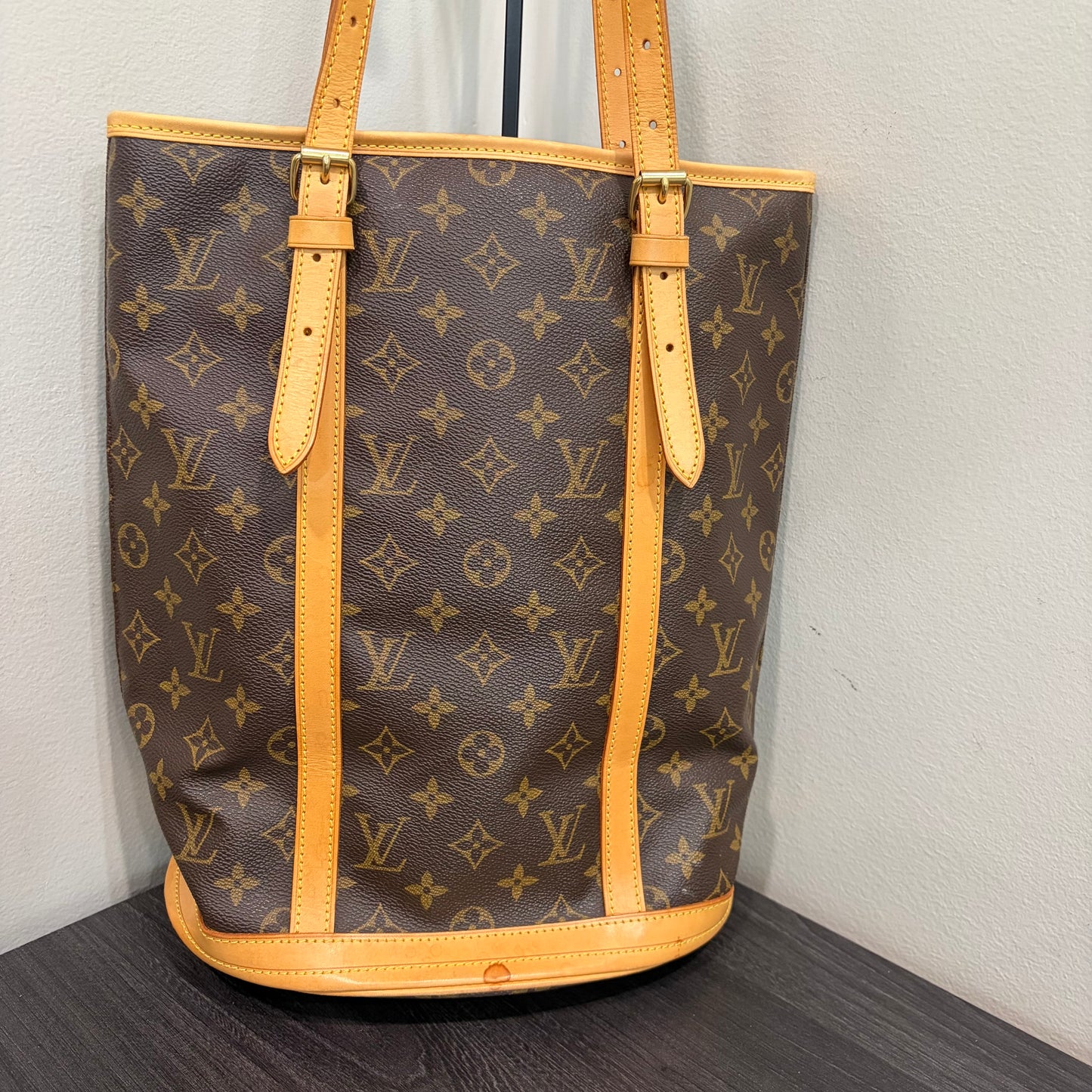 #1108 LOUIS VUITTON Monogram Bucket GM