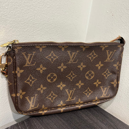 #403 LOUIS VUITTON Pochette