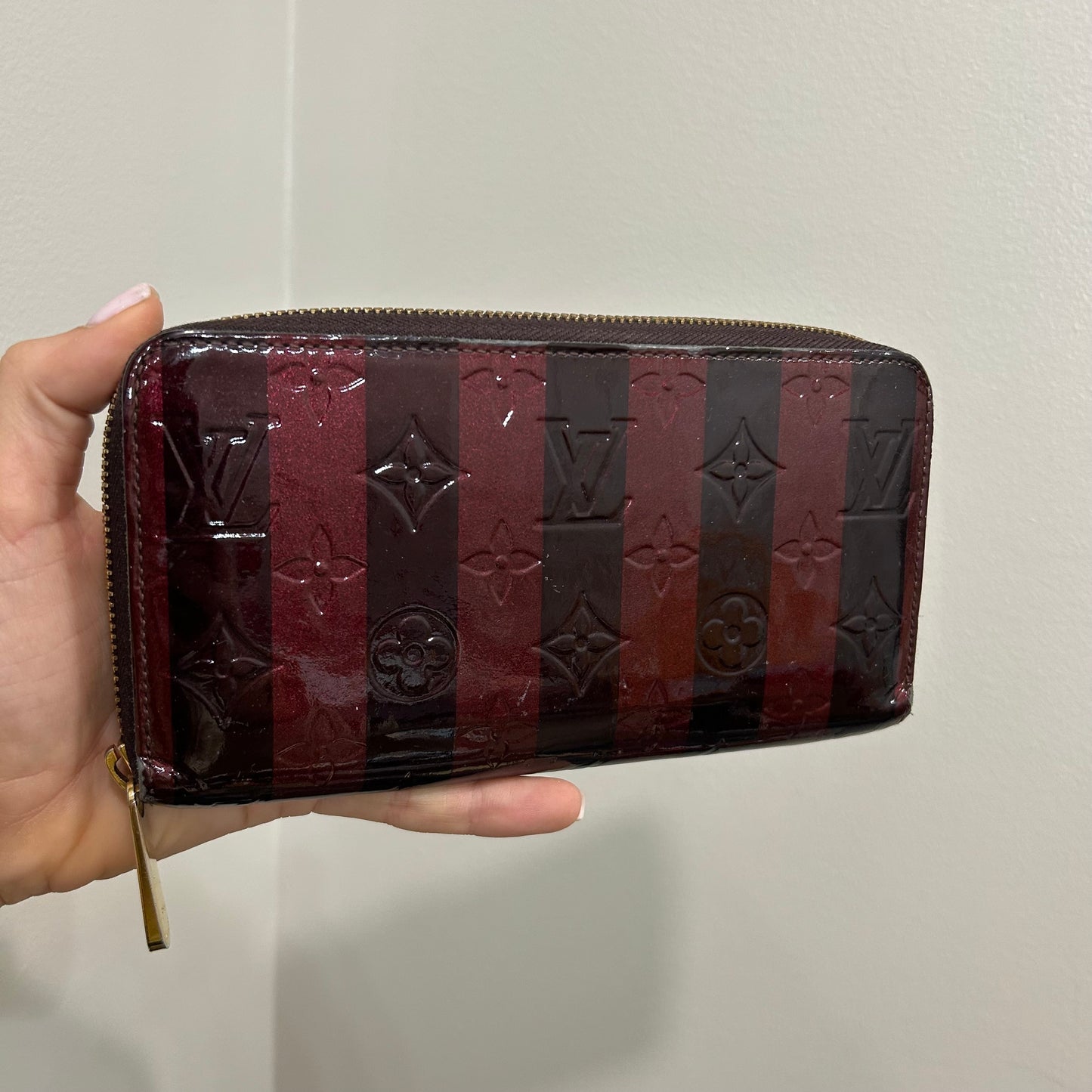 SOLD! Louis Vuitton Vernis Zip Wallet