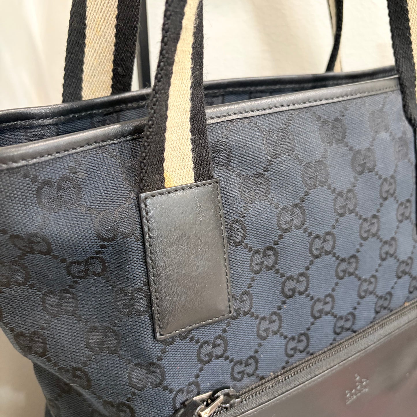 #8200 GUCCI Black GG Canvas Leather Web Tote