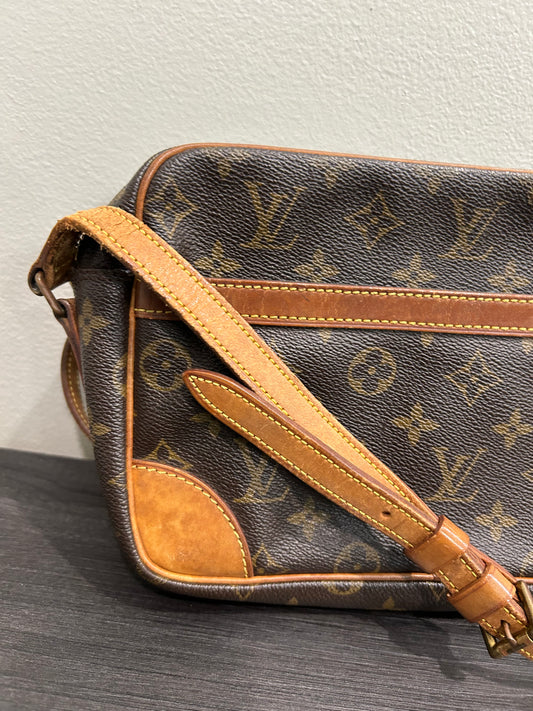SOLD! Louis Vuitton Monogram Trocadero 30