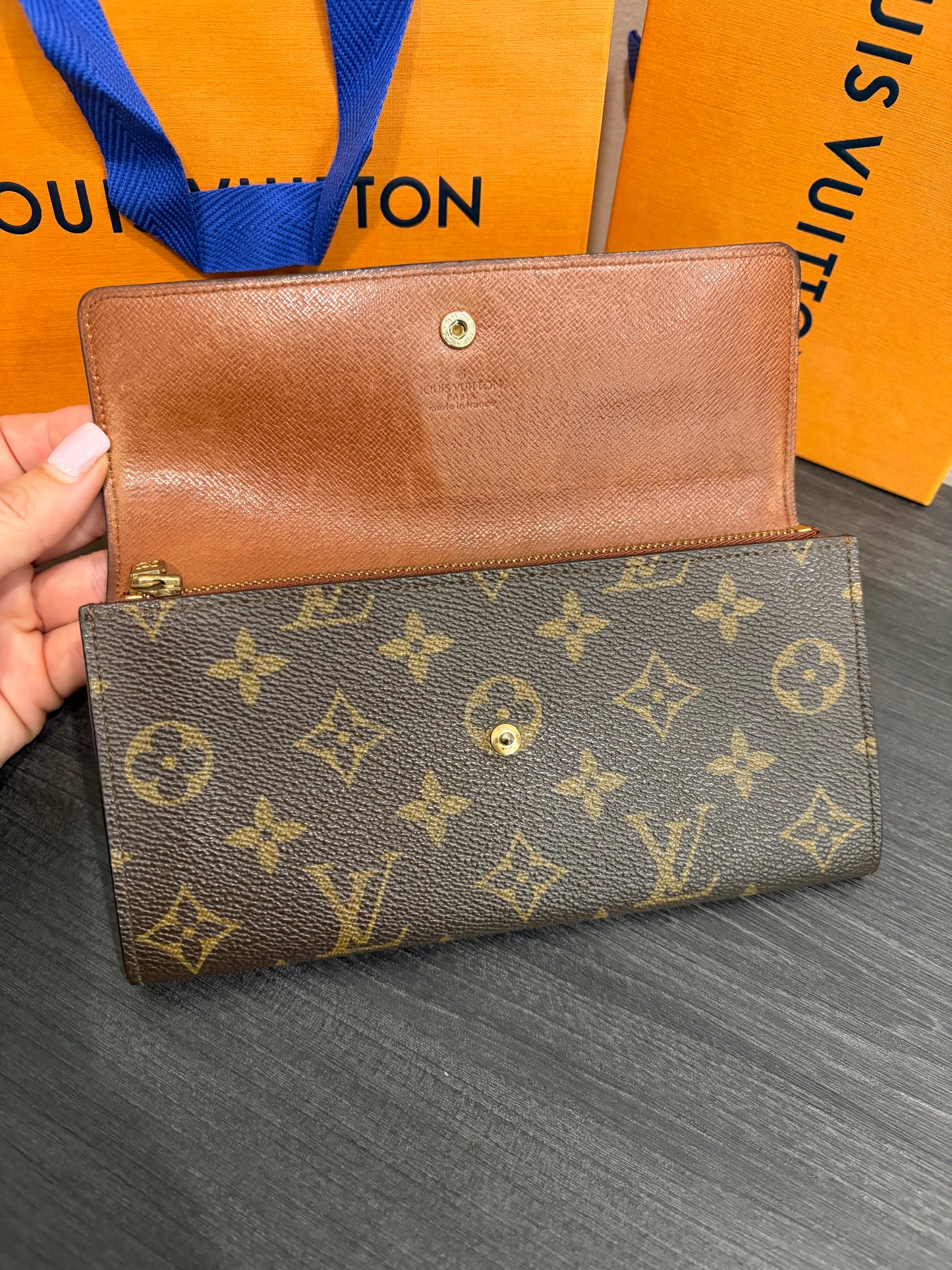#1101-02 LOUIS VUITTON Monogram Wallet with Removable Chain